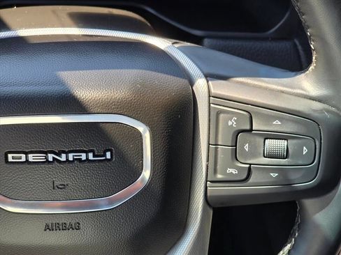 Used 2023 GMC Yukon Denali AWD/4WD image 18