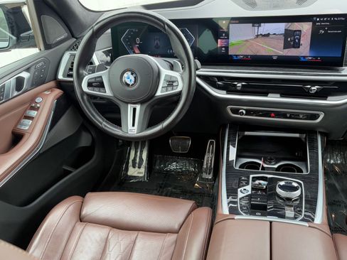 Used 2023 BMW X7 M60i w/ Executive Package image 18