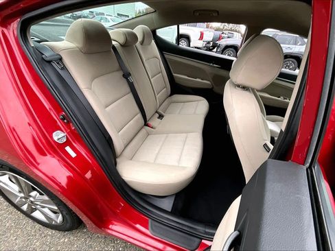Used 2018 Hyundai Elantra SEL image 19