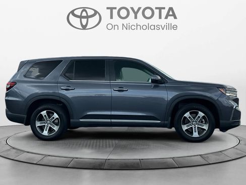 Used 2025 Honda Pilot EX-L image 6