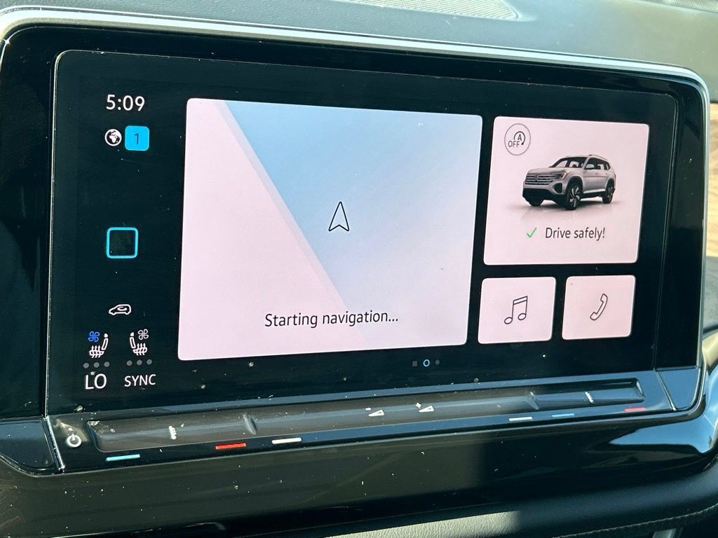 Certified 2026 Volkswagen Atlas SE w/ Panoramic Sunroof Package FWD image 34