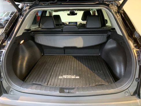 Used 2022 Toyota Corolla Cross XLE w/ Convenience Package image 46