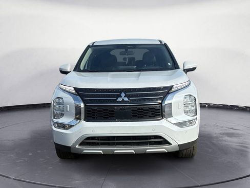 Used 2024 Mitsubishi Outlander SE image 8
