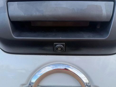 Used 2018 Nissan Titan SV image 25