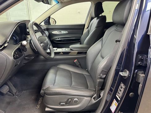 Used 2025 Genesis GV70 2.5T image 13