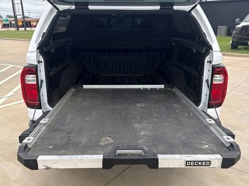 Used 2024 GMC Canyon Denali AWD/4WD image 16