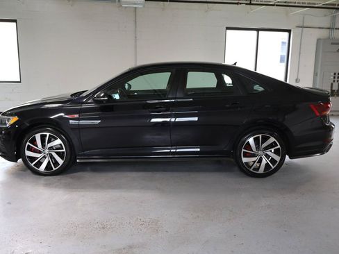 Used 2019 Volkswagen Jetta GLI FWD image 4