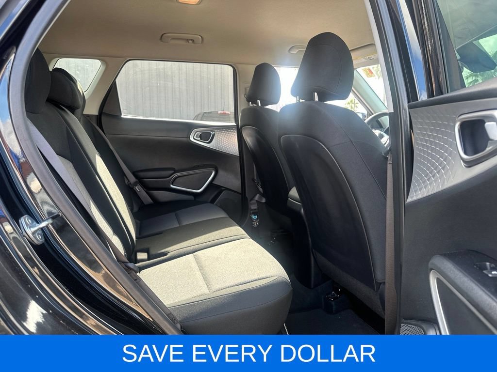 Used 2023 Kia Soul LX w/ Option Group 015 FWD image 17