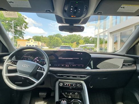 Used 2025 Audi Q5 Premium w/ Convenience Package AWD/4WD image 15