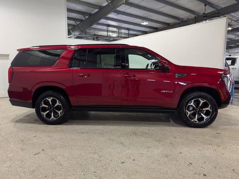 Used 2025 GMC Yukon XL AT4 w/ AT4 Premium Package image 2