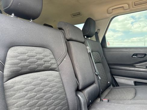 Certified 2023 Nissan Pathfinder SV w/ Lighting Package (N92) FWD image 30