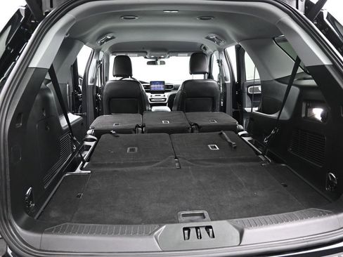 Used 2024 Ford Explorer XLT w/ Equipment Group 202A image 23