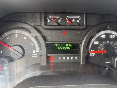 Used 2014 Ford E-250 and Econoline 250 w/ Power Group image 11