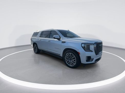 Used 2023 GMC Yukon XL Denali Ultimate w/ LPO, Floor Liner Package AWD/4WD image 2