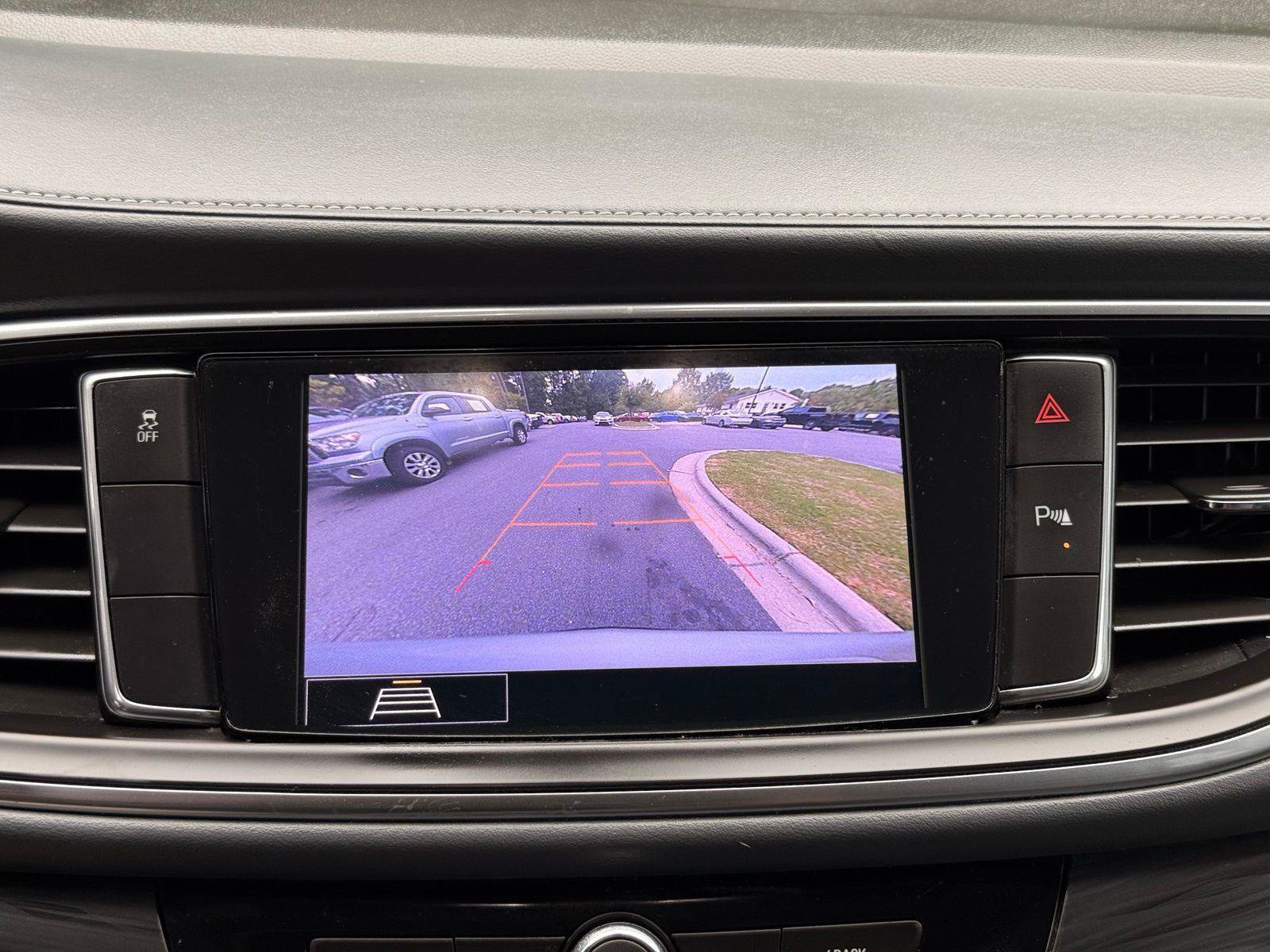 Used 2020 Buick Enclave Essence FWD image 35