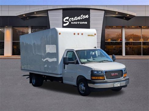 Used 2024 GMC Savana 3500 Extended w/ Power Convenience Package image 3