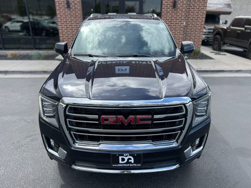 Used 2021 GMC Yukon SLT w/ Rear Media and Nav Package AWD/4WD image 9
