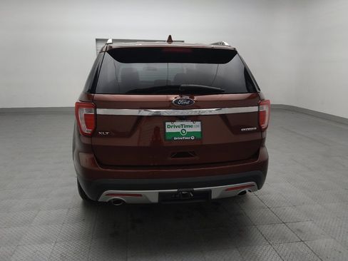 Used 2016 Ford Explorer XLT FWD image 6