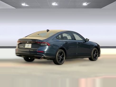 Certified 2025 Honda Accord SE image 8