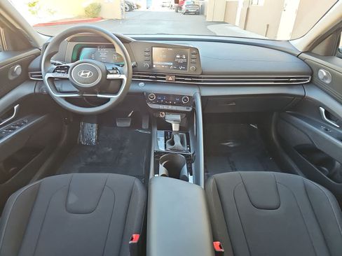 Certified 2025 Hyundai Elantra Hybrid FWD image 14