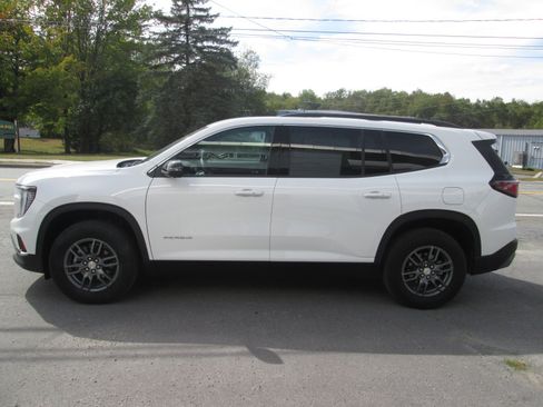 New 2025 GMC Acadia Elevation image 2