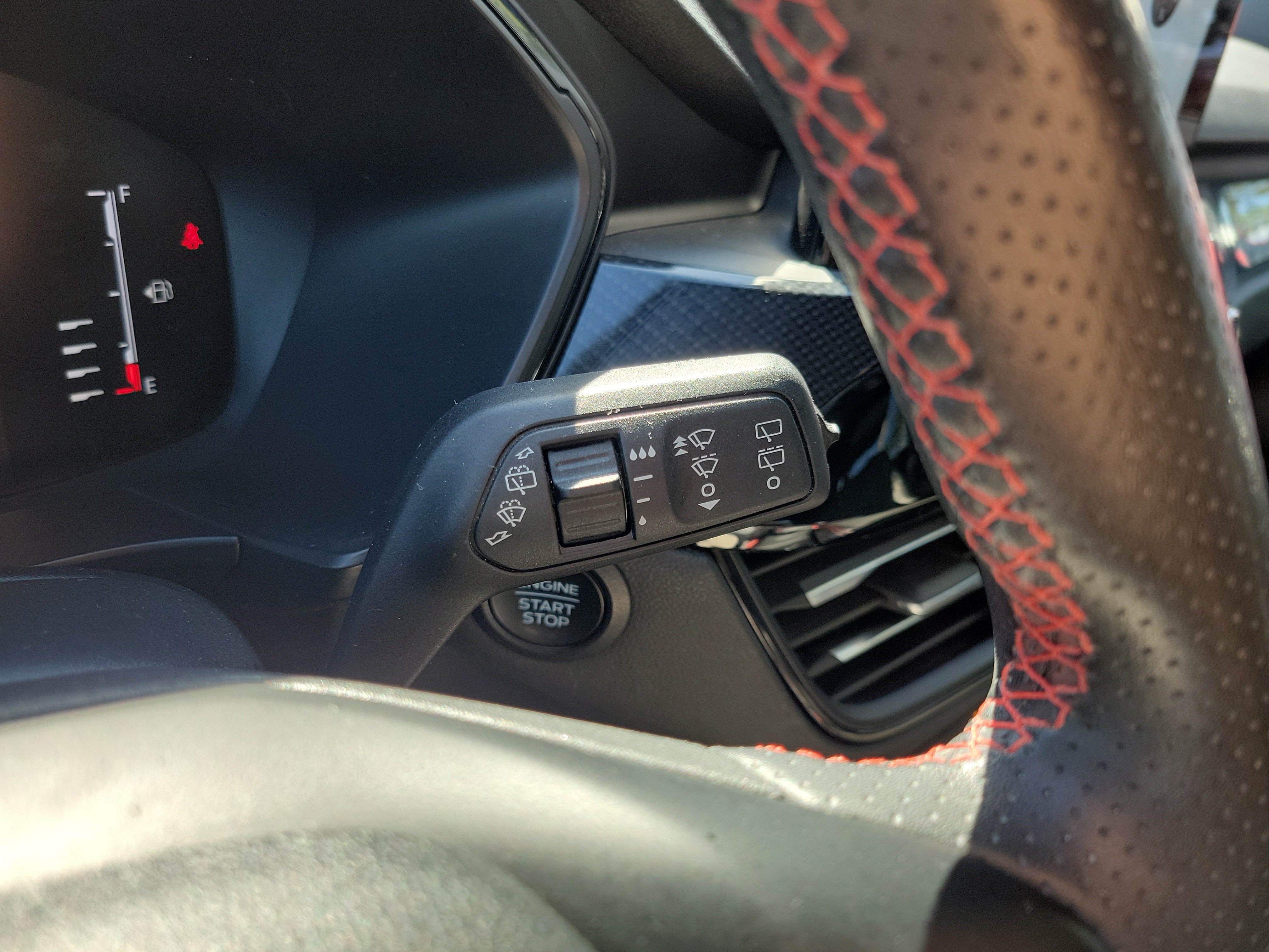 Used 2024 Ford Escape ST-Line FWD image 25