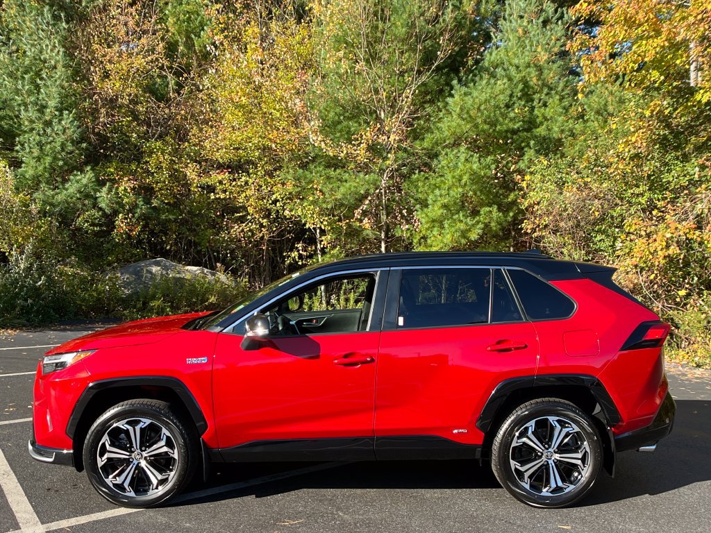 Certified 2022 Toyota RAV4 XSE w/ Weather Package AWD/4WD image 2
