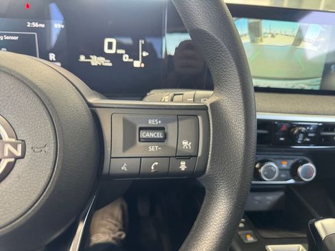 Used 2025 Nissan Kicks SV AWD/4WD image 30
