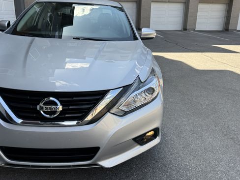 Used 2018 Nissan Altima 2.5 SL FWD image 11