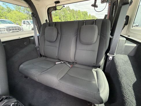 Used 2021 Jeep Wrangler Sport AWD/4WD image 18