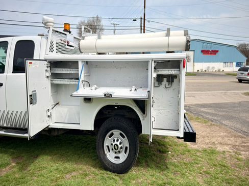 Used 2012 Chevrolet Silverado 2500 W/T AWD/4WD image 8