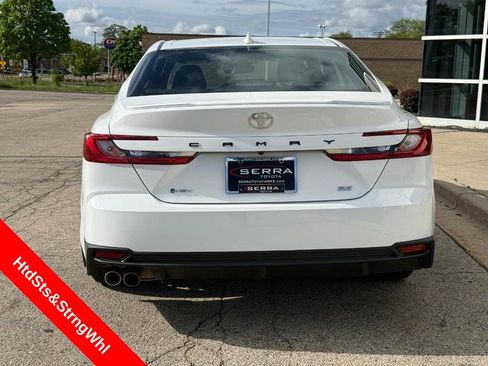 Used 2025 Toyota Camry SE w/ Convenience Package FWD image 4