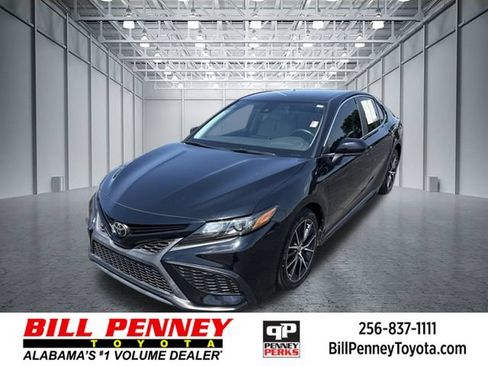 Certified 2021 Toyota Camry SE FWD image 1