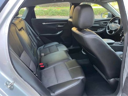 Used 2017 Chevrolet Impala LT image 8