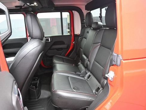 Used 2022 Jeep Gladiator Rubicon w/ LED Lighting Group AWD/4WD image 11