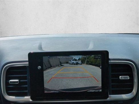 Certified 2024 Hyundai Venue Limited FWD image 12