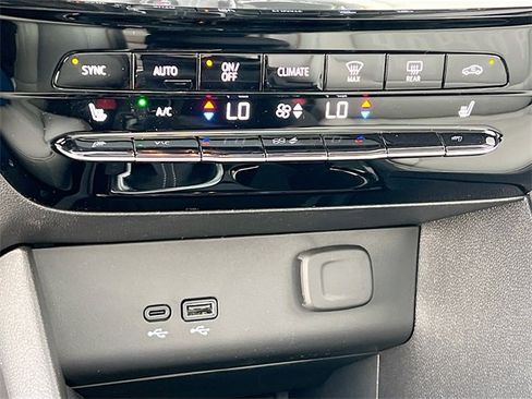 New 2026 Buick Encore GX Avenir w/ Avenir Technology Package image 11