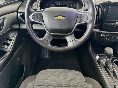 Used 2021 Chevrolet Traverse LT FWD image 23
