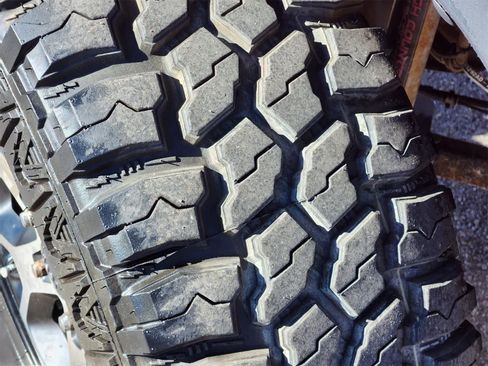 Used 2020 Jeep Gladiator Overland image 3