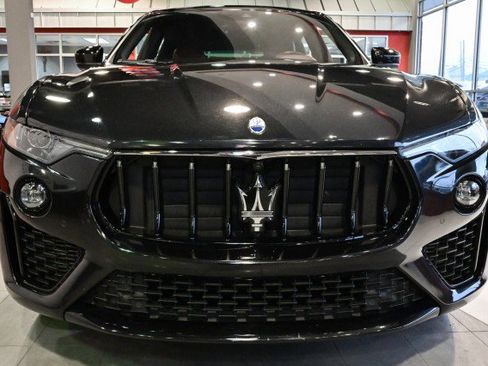 Used 2022 Maserati Levante Modena image 11