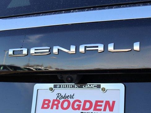 New 2026 GMC Yukon XL Denali w/ Sun & Power Step Package image 17