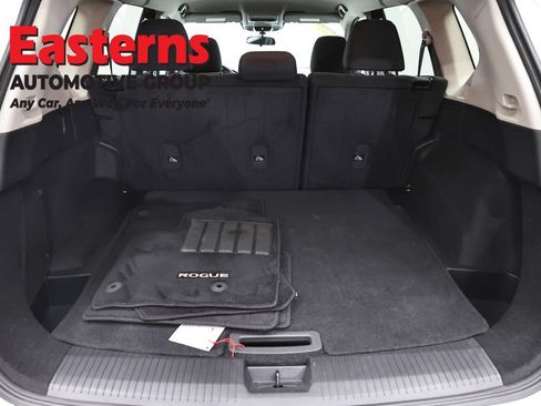 Used 2024 Nissan Rogue S AWD/4WD image 9