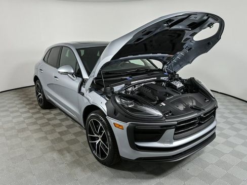 Used 2026 Porsche Macan AWD/4WD image 33