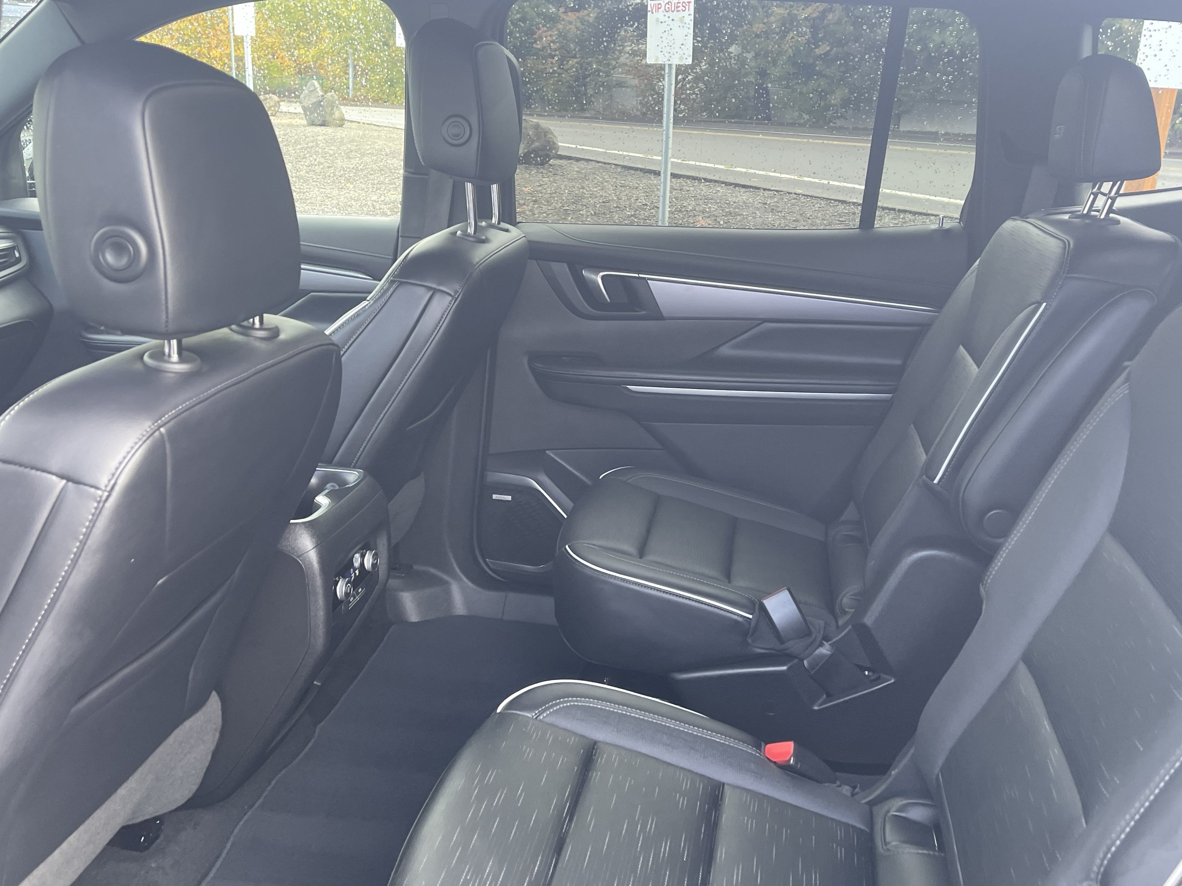 Used 2026 Buick Enclave Sport Touring AWD/4WD image 14