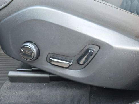 New 2026 Volvo XC60 B5 Plus w/ Climate Package image 25