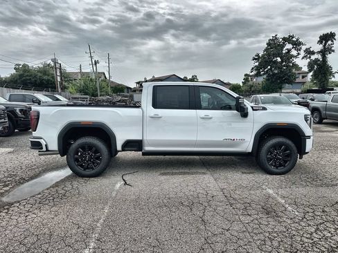 New 2026 GMC Sierra 2500 AT4 w/ AT4 Premium Plus Package AWD/4WD image 10