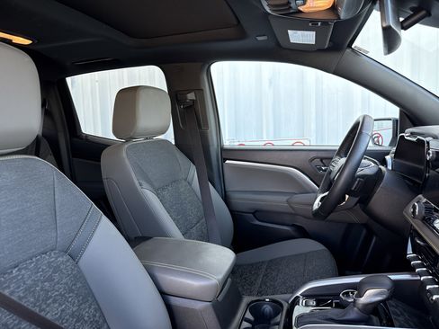 Used 2024 Chevrolet Colorado ZR2 w/ Technology Package image 53