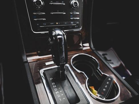 Used 2017 Lincoln Navigator Select image 17