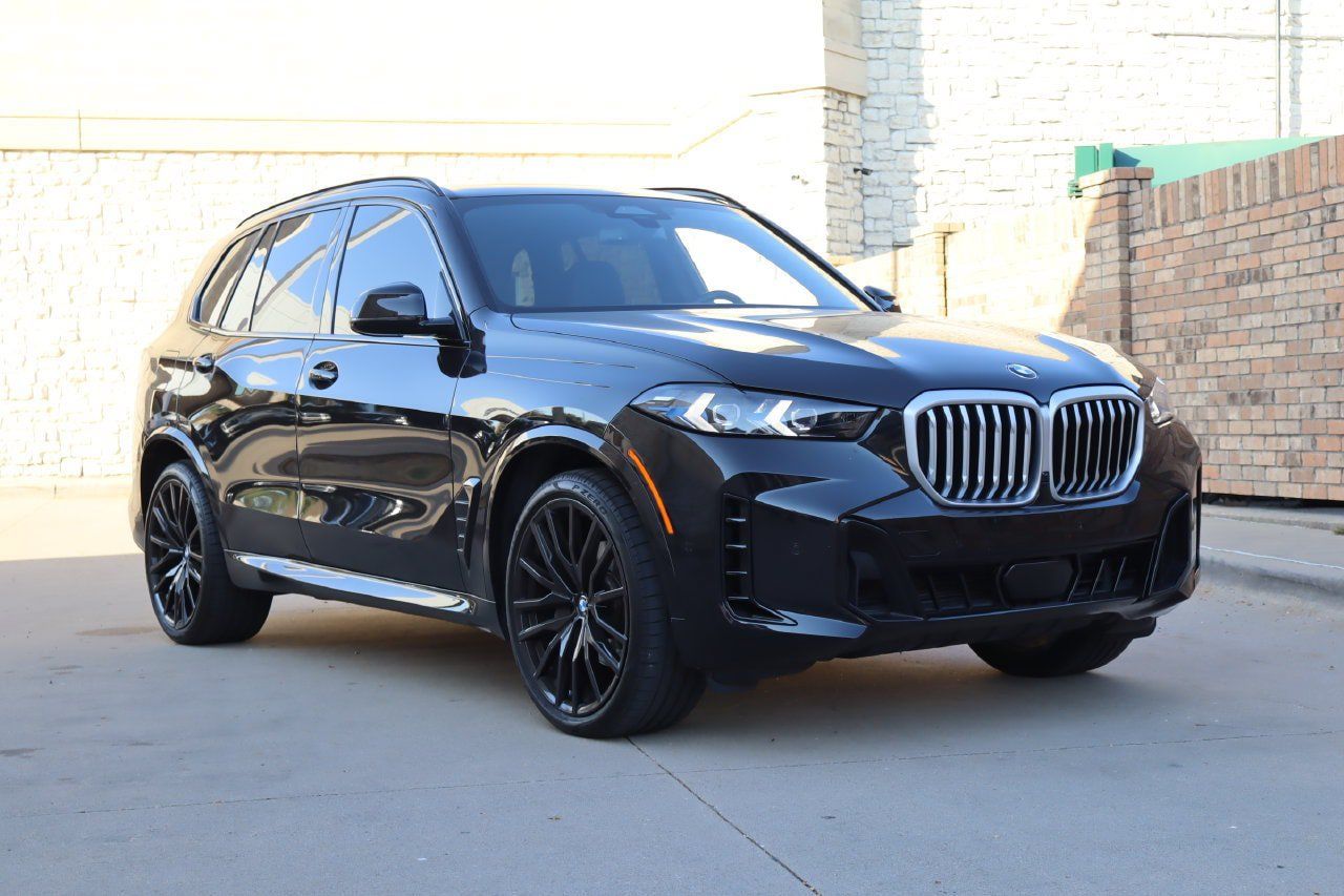 Used 2026 BMW X5 xDrive40i w/ M Sport Package AWD/4WD image 2