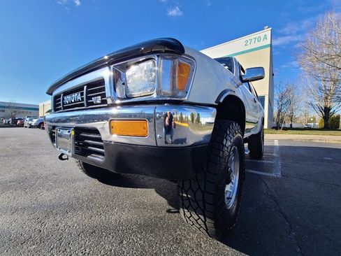 Used 1990 Toyota Pickup SR5 image 9